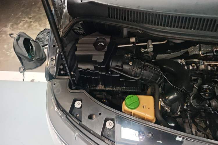 Used Volkswagen Multivan 2012 2.0 TSI Two-Wheel-Drive Luxury Edition Engine Bay Right