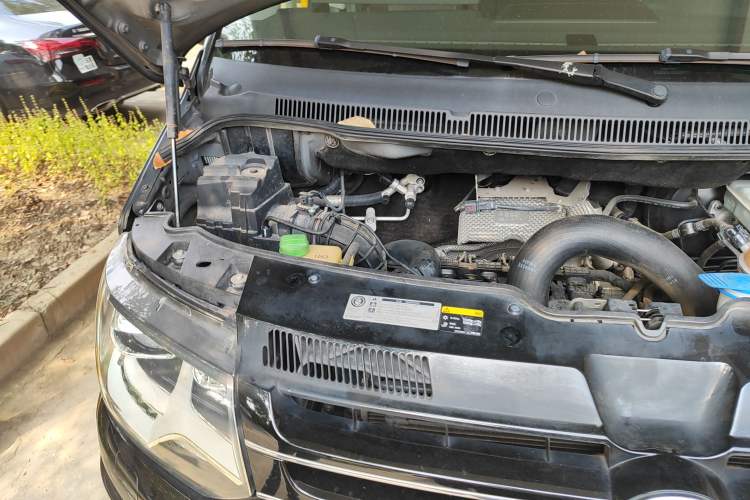 Used Volkswagen Multivan 2012 2.0 TSI Two-Wheel-Drive Luxury Edition Engine Bay Right