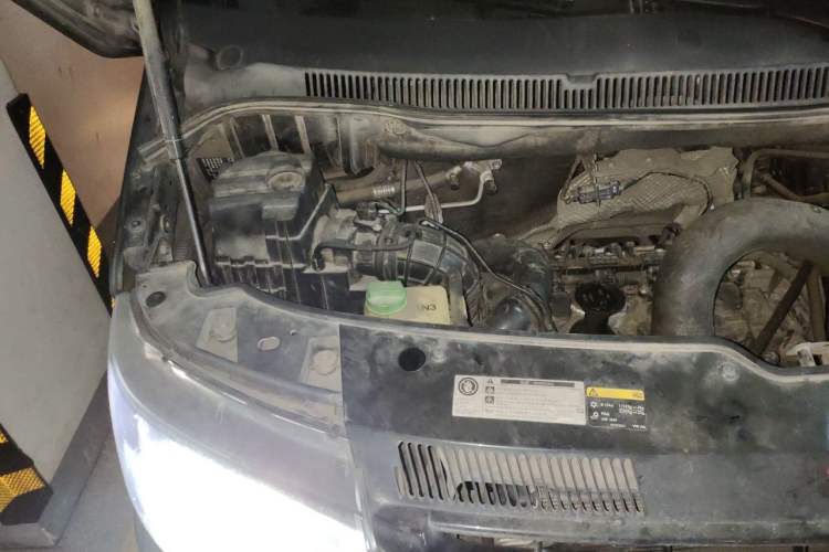 Used Volkswagen Multivan 2012 2.0 TSI Two-Wheel-Drive Luxury Edition Engine Bay Right