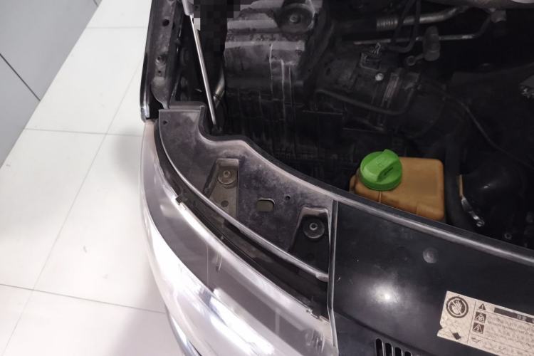 Used Volkswagen Multivan 2012 2.0 TSI Two-Wheel Drive Business Edition Engine Bay Right