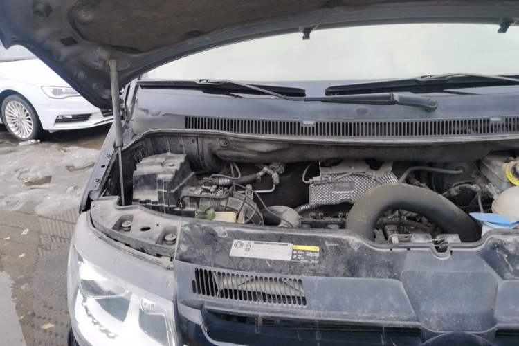 Used Volkswagen Multivan 2012 2.0 TSI Four-Wheel Drive Deluxe Edition Engine Bay Right