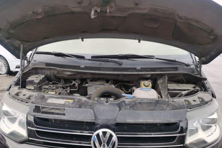Used Volkswagen Multivan 2012 2.0 TSI Four-Wheel Drive Deluxe Edition Engine Bay