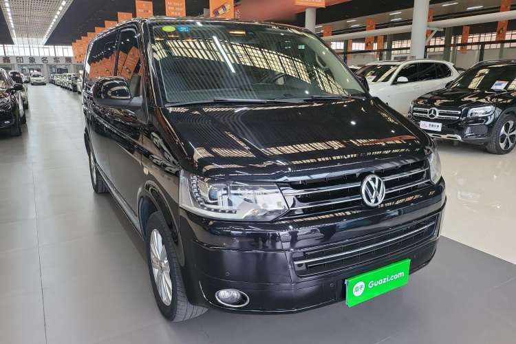 Used Volkswagen Multivan 2012 2.0 TSI Four-Wheel Drive Deluxe Edition Front Right 45 Deg