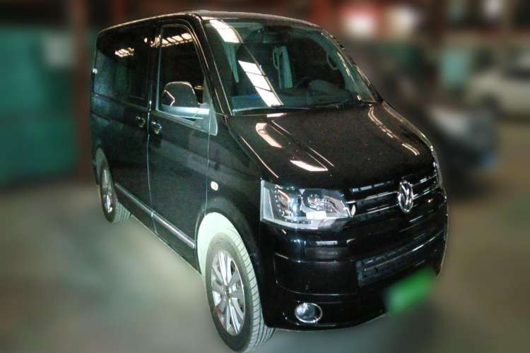 Used Volkswagen Multivan 2012 2.0 TSI Four-Wheel Drive Deluxe Edition Front Right 45 Deg