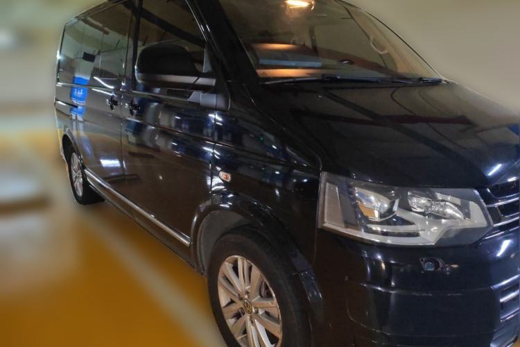 Used Volkswagen Multivan 2012 2.0 TSI Two-Wheel-Drive Luxury Edition Front Right 45 Deg