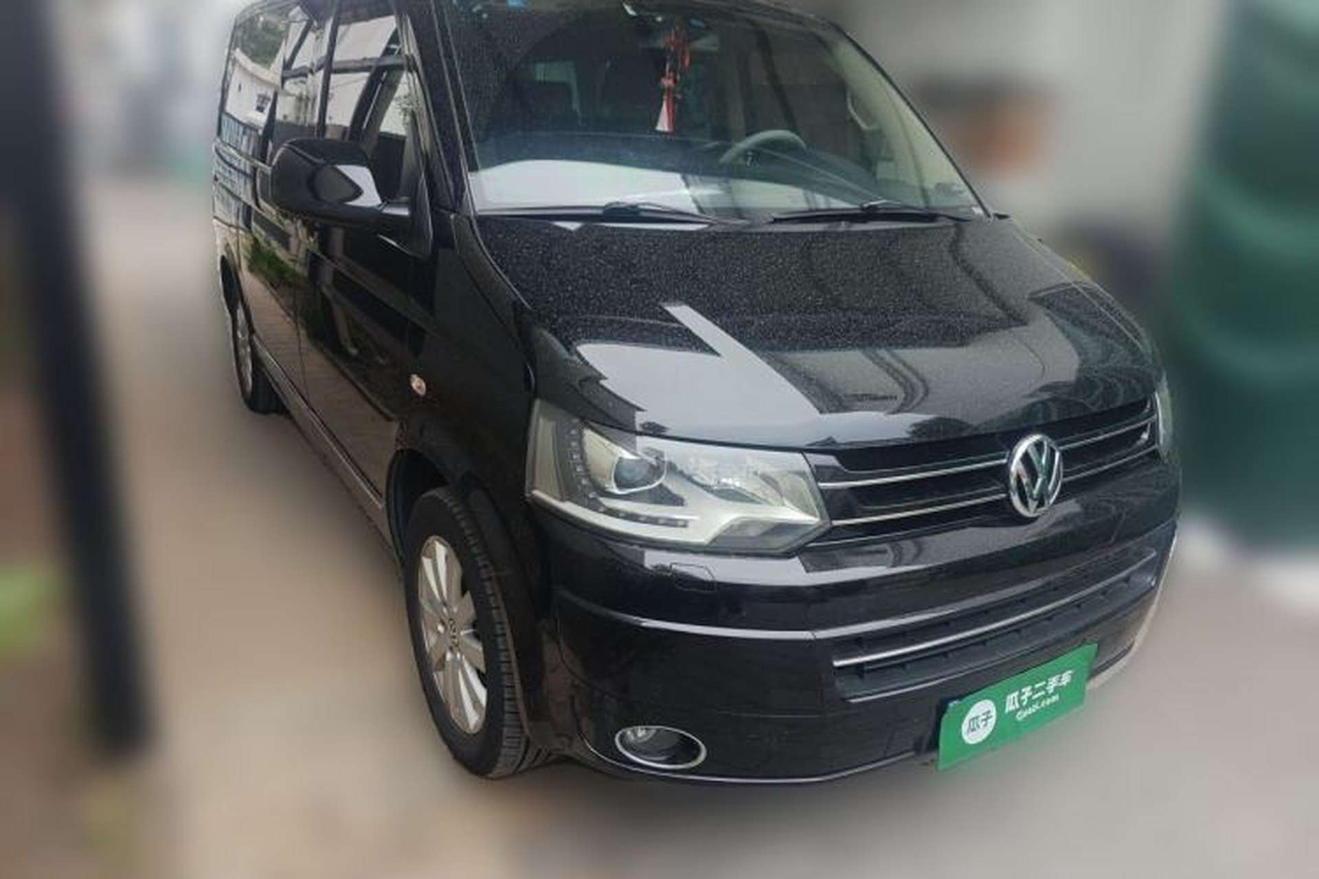 Used Volkswagen Multivan 2012 2.0 TSI Four-Wheel Drive Deluxe Edition Front Right 45 Deg