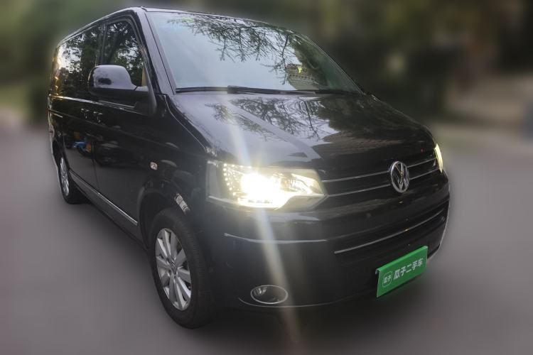 Used Volkswagen Multivan 2012 2.0 TSI Two-Wheel-Drive Luxury Edition Front Right 45 Deg