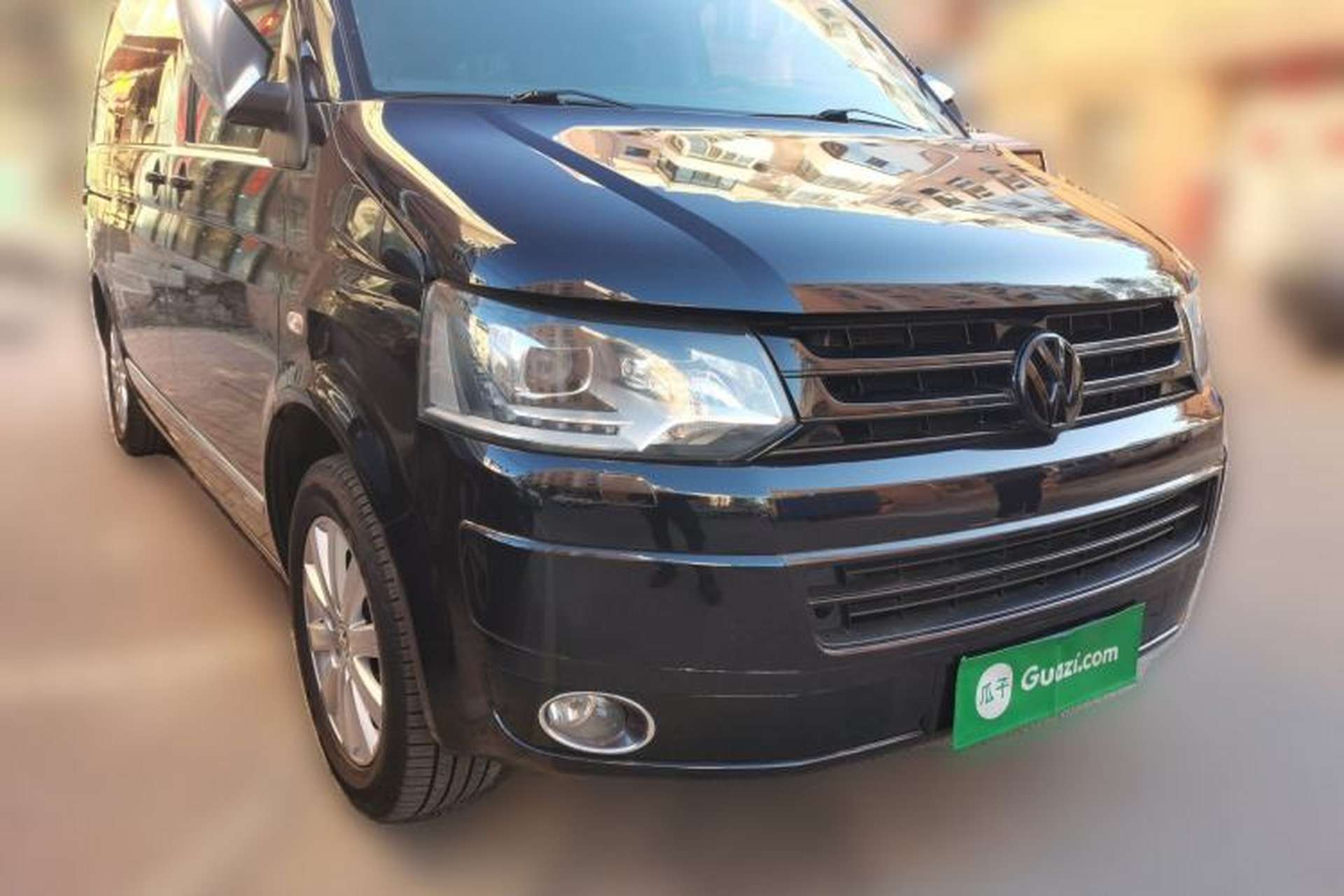 Used Volkswagen Multivan 2012 2.0 TSI Two-Wheel-Drive Luxury Edition Front Right 45 Deg