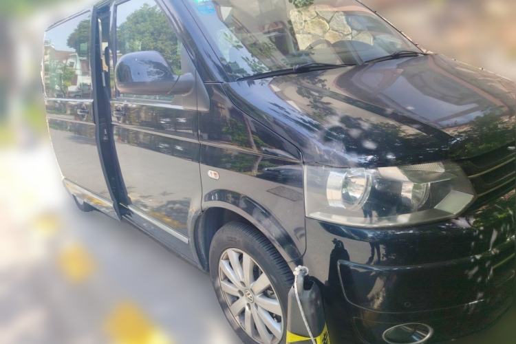 Used Volkswagen Multivan 2012 2.0 TSI Two-Wheel Drive Business Edition Front Right 45 Deg