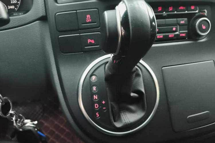 Used Volkswagen Multivan 2012 2.0 TSI Four-Wheel Drive Deluxe Edition Gear Lever