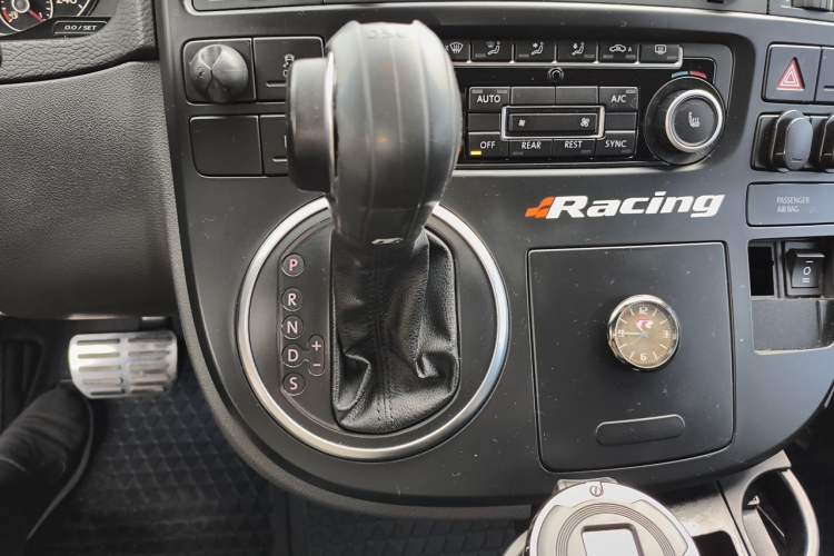 Used Volkswagen Multivan 2012 2.0 TSI Two-Wheel Drive Business Edition Gear Lever