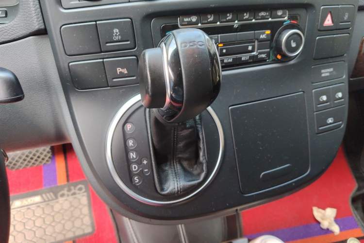 Used Volkswagen Multivan 2012 2.0 TSI Two-Wheel-Drive Luxury Edition Gear Lever