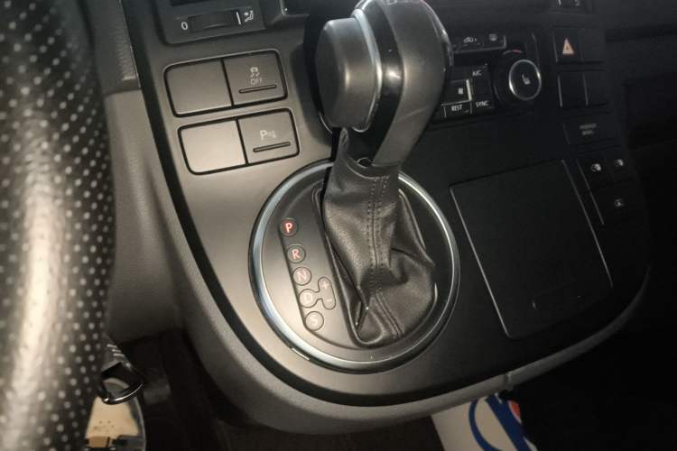 Used Volkswagen Multivan 2012 2.0 TSI Two-Wheel-Drive Luxury Edition Gear Lever