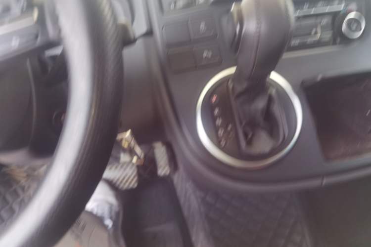 Used Volkswagen Multivan 2012 2.0 TSI Two-Wheel-Drive Luxury Edition Gear Lever