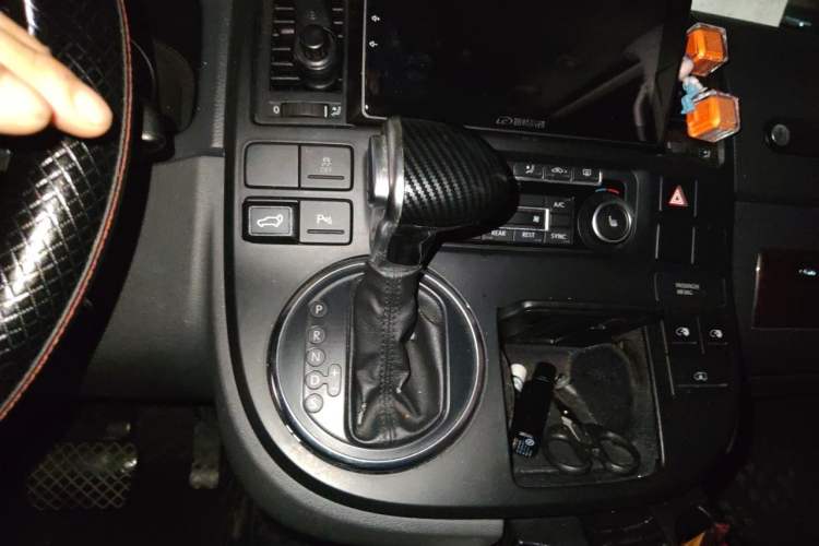 Used Volkswagen Multivan 2012 2.0 TSI Two-Wheel-Drive Luxury Edition Gear Lever