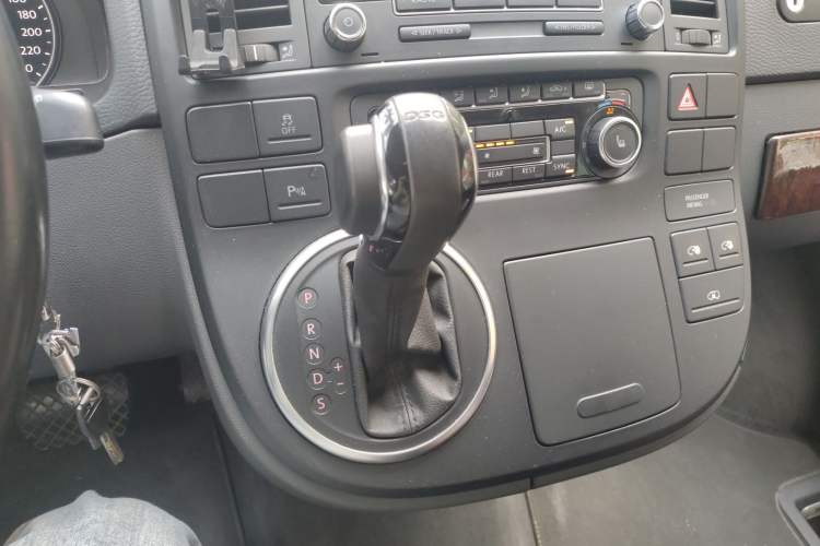 Used Volkswagen Multivan 2012 2.0 TSI Two-Wheel-Drive Luxury Edition Gear Lever