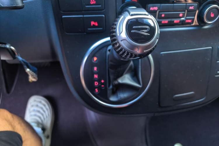 Used Volkswagen Multivan 2012 2.0 TSI Two-Wheel-Drive Luxury Edition Gear Lever