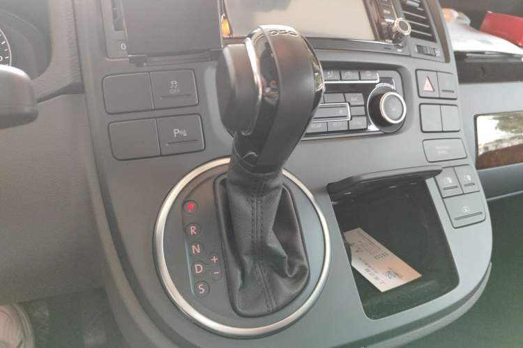 Used Volkswagen Multivan 2012 2.0 TSI Two-Wheel-Drive Luxury Edition Gear Lever