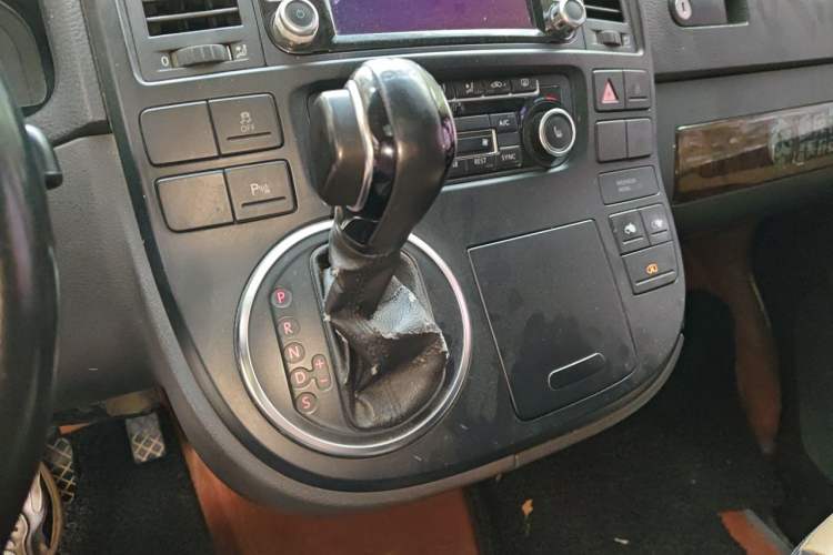 Used Volkswagen Multivan 2012 2.0 TSI Four-Wheel Drive Deluxe Edition Gear Lever