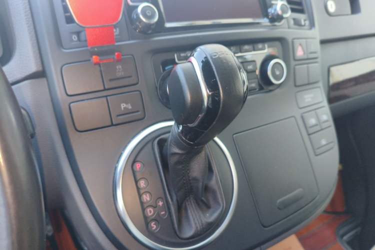 Used Volkswagen Multivan 2012 2.0 TSI Four-Wheel Drive Deluxe Edition Gear Lever