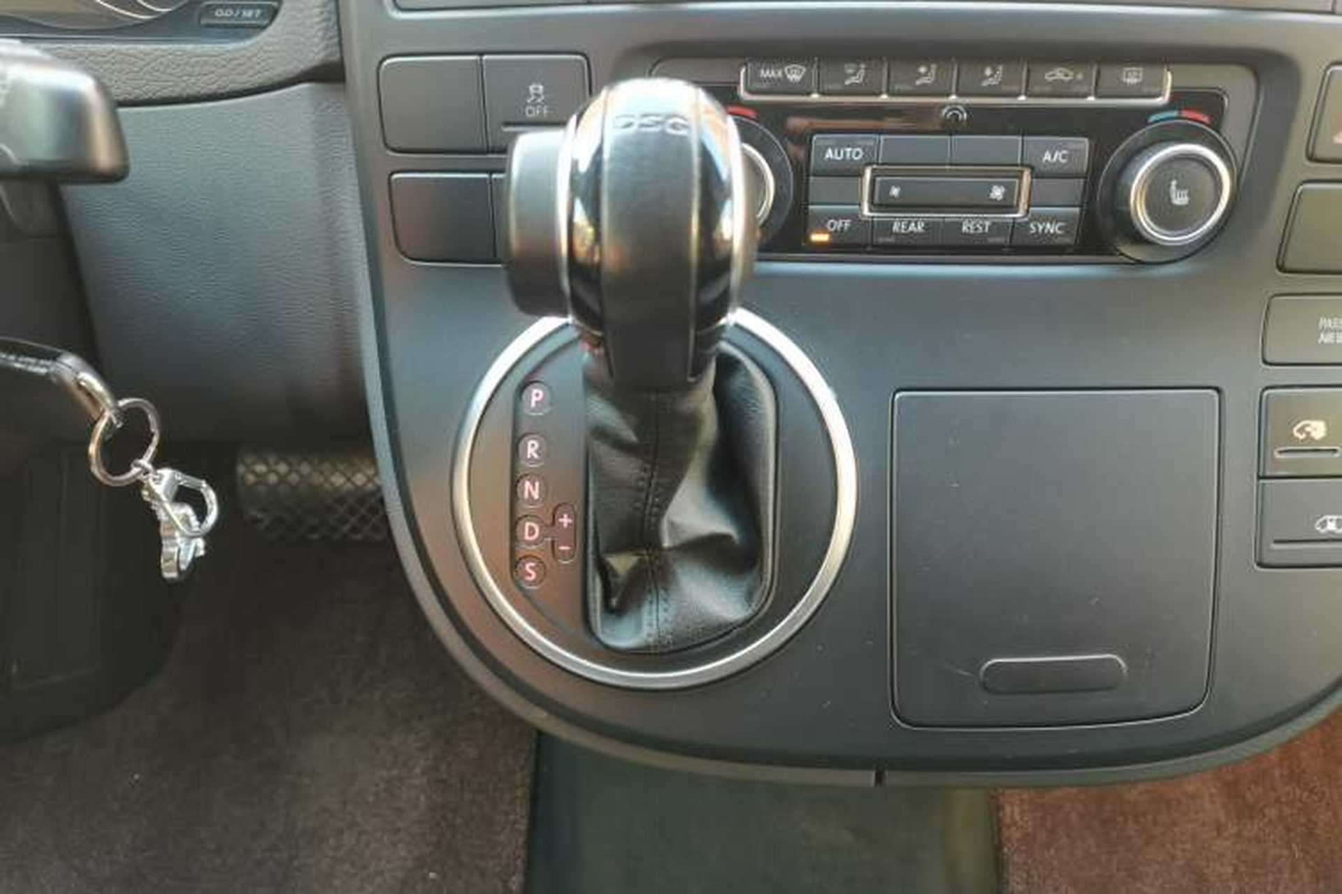Used Volkswagen Multivan 2012 2.0 TSI Two-Wheel-Drive Luxury Edition Gear Lever