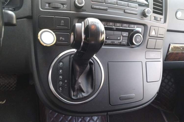 Used Volkswagen Multivan 2012 2.0 TSI Two-Wheel Drive Business Edition Gear Lever