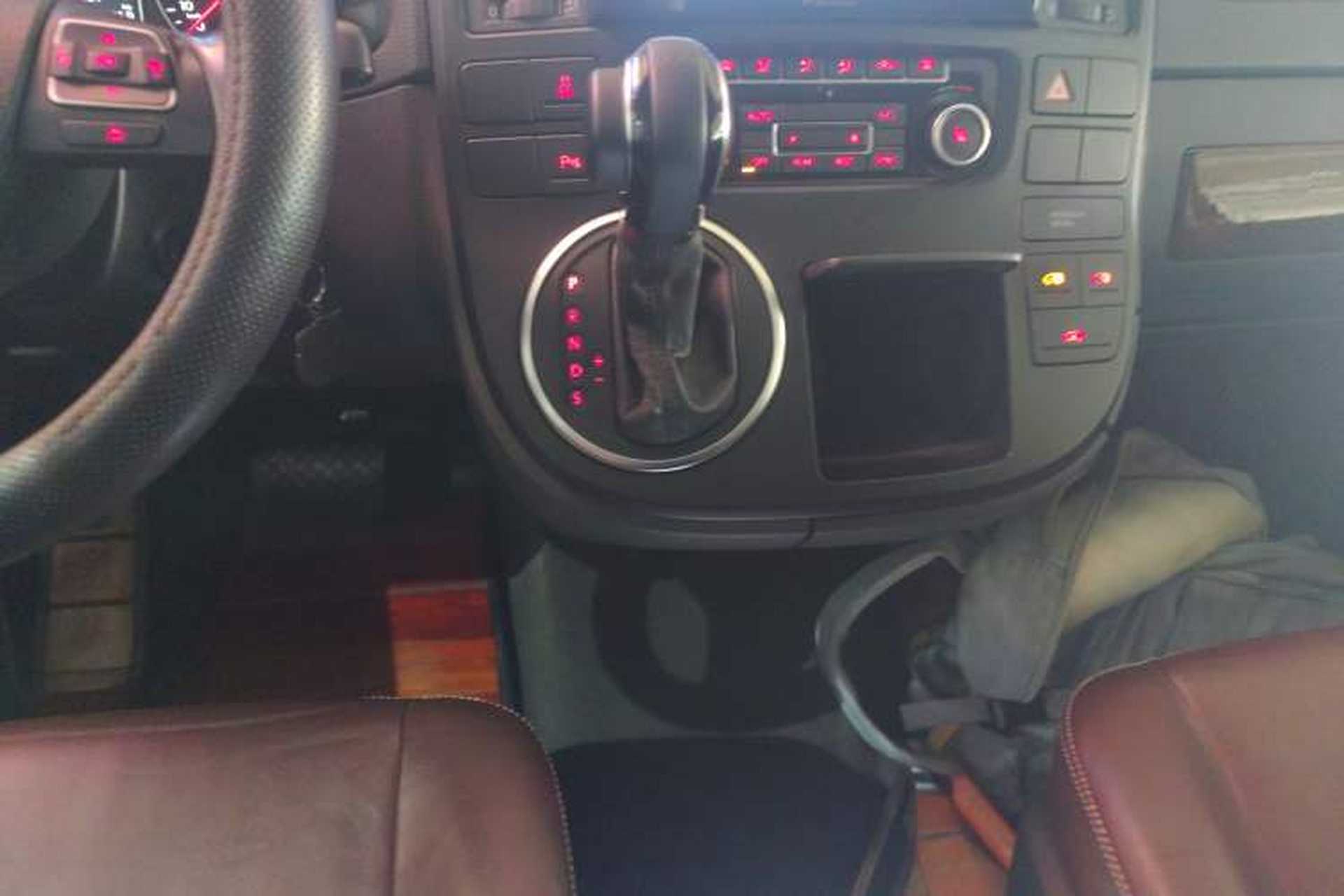 Used Volkswagen Multivan 2012 2.0 TSI Two-Wheel-Drive Luxury Edition Gear Lever