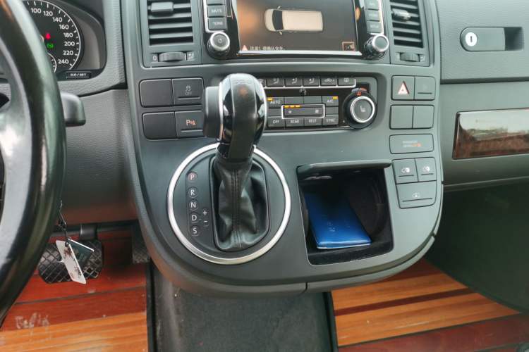 Used Volkswagen Multivan 2012 2.0 TSI Four-Wheel Drive Deluxe Edition Gear Lever
