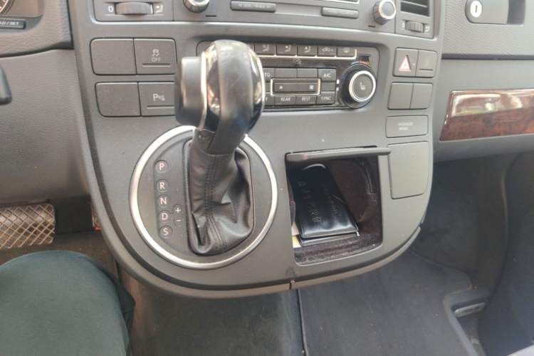 Used Volkswagen Multivan 2012 2.0 TSI Two-Wheel Drive Business Edition Gear Lever