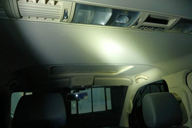Used Volkswagen Multivan 2012 2.0 TSI Four-Wheel Drive Deluxe Edition Headliner
