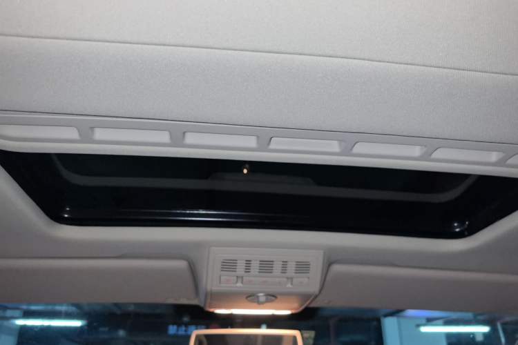 Used Volkswagen Multivan 2012 2.0 TSI Four-Wheel Drive Deluxe Edition Headliner