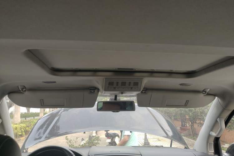 Used Volkswagen Multivan 2012 2.0 TSI Two-Wheel-Drive Luxury Edition Headliner