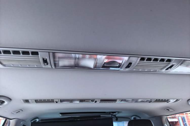 Used Volkswagen Multivan 2012 2.0 TSI Two-Wheel-Drive Luxury Edition Headliner