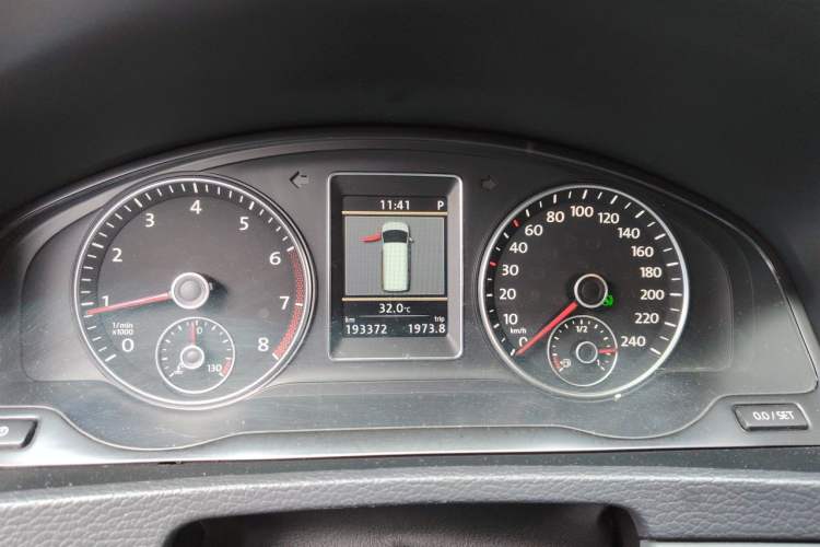 Used Volkswagen Multivan 2012 2.0 TSI Two-Wheel-Drive Luxury Edition Instrument Cluster