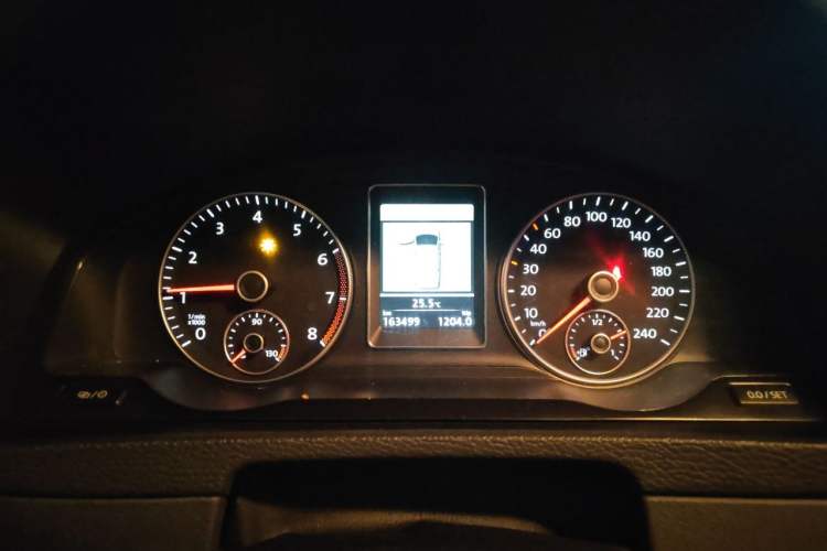 Used Volkswagen Multivan 2012 2.0 TSI Two-Wheel-Drive Luxury Edition Instrument Cluster