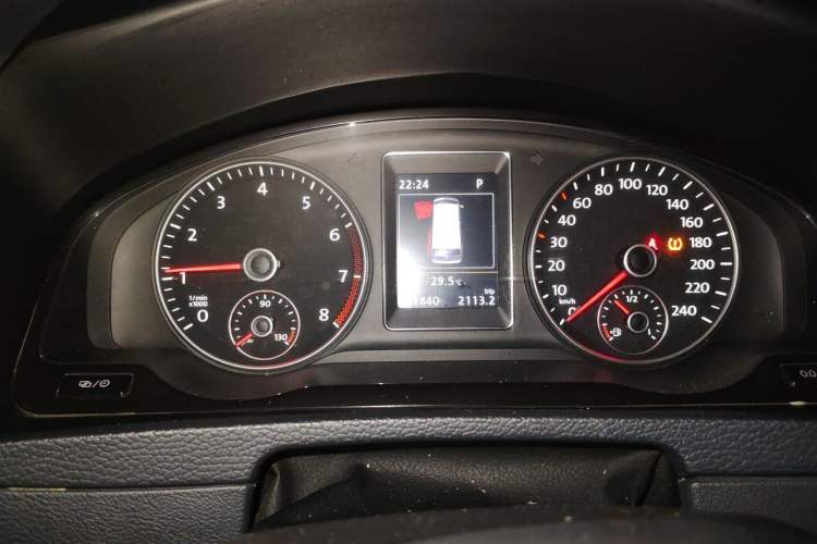 Used Volkswagen Multivan 2012 2.0 TSI Two-Wheel-Drive Luxury Edition Instrument Cluster