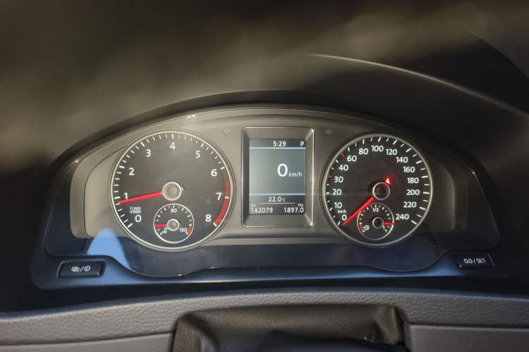 Used Volkswagen Multivan 2012 2.0 TSI Two-Wheel-Drive Luxury Edition Instrument Cluster