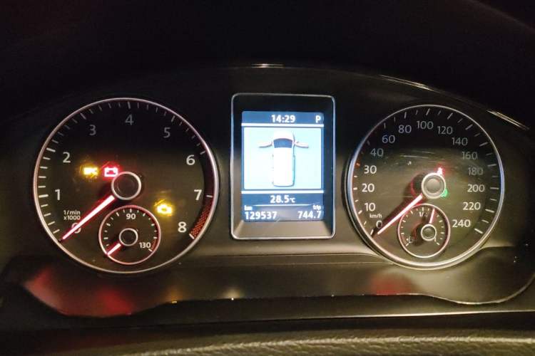 Used Volkswagen Multivan 2012 2.0 TSI Two-Wheel-Drive Luxury Edition Instrument Cluster
