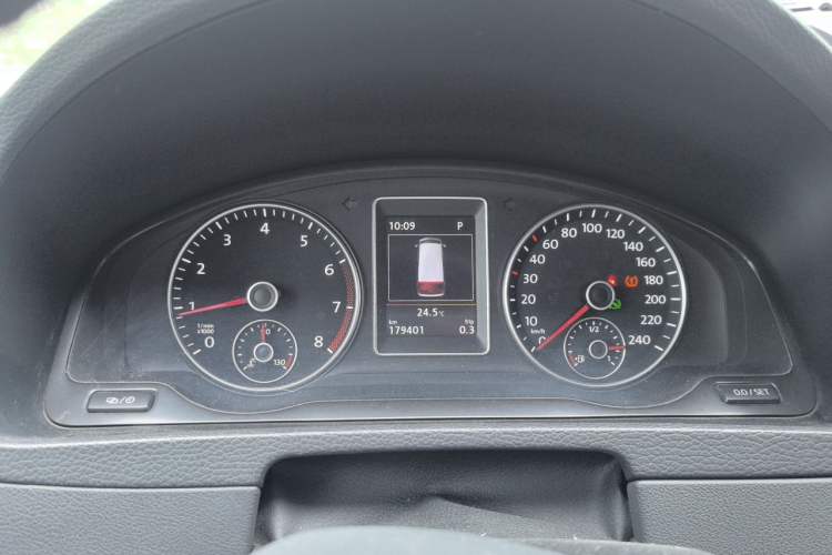 Used Volkswagen Multivan 2012 2.0 TSI Four-Wheel Drive Deluxe Edition Instrument Cluster