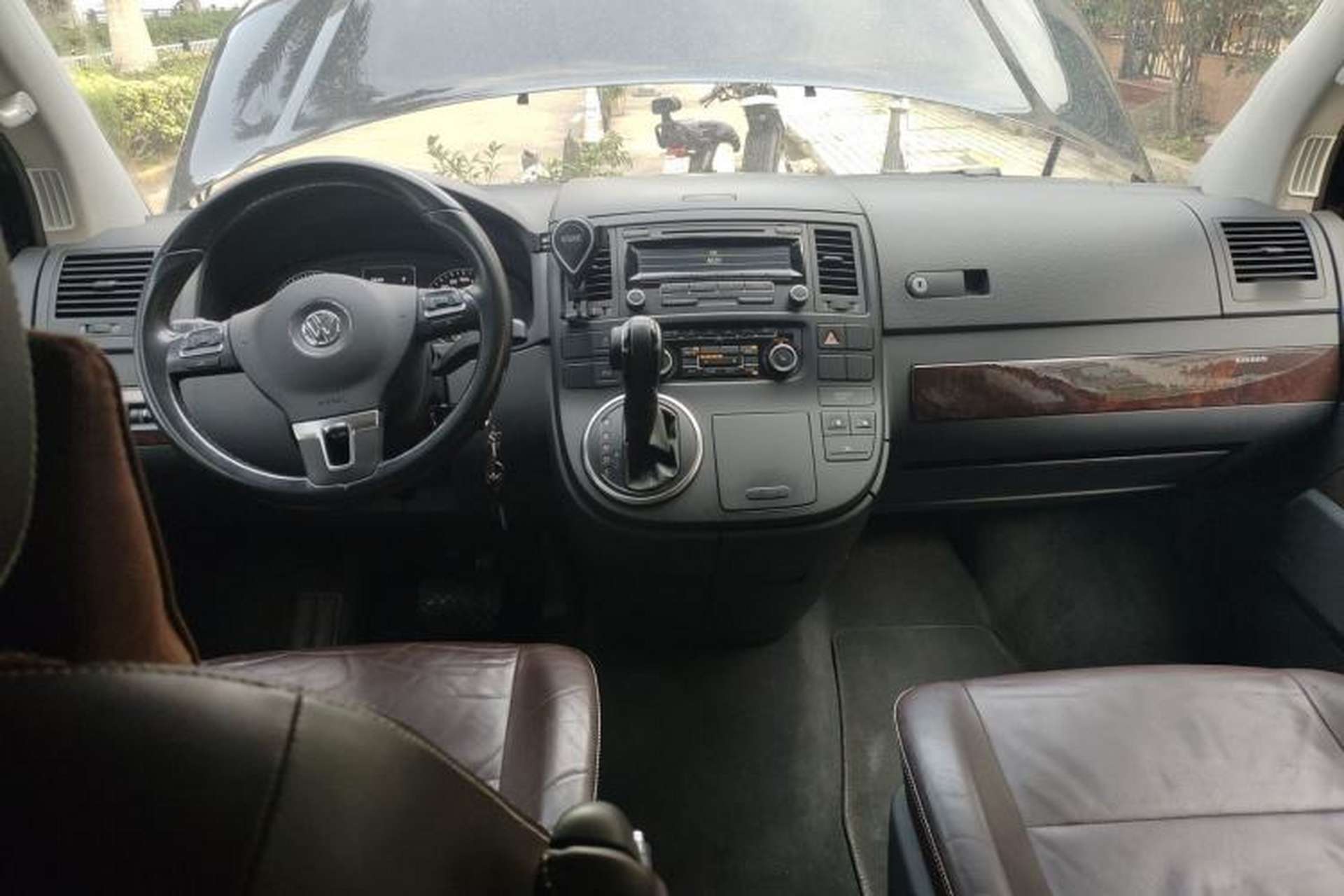 Used Volkswagen Multivan 2012 2.0 TSI Two-Wheel-Drive Luxury Edition Interior 2