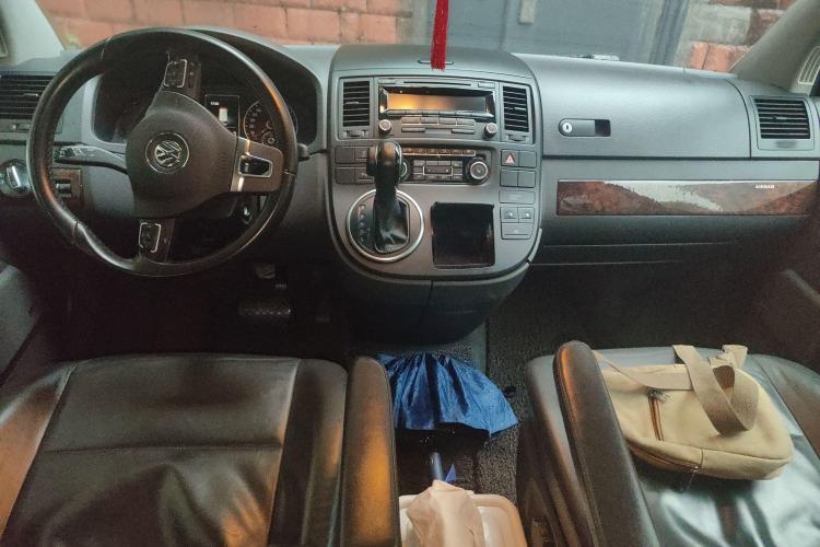 Used Volkswagen Multivan 2012 2.0 TSI Two-Wheel-Drive Luxury Edition Interior 2