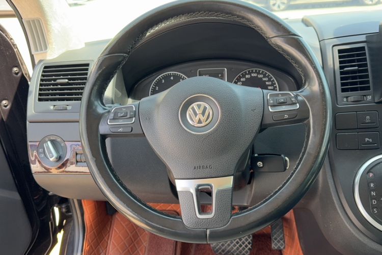 Used Volkswagen Multivan 2012 2.0 TSI Two-Wheel-Drive Luxury Edition Interior 5