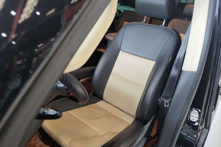Used Volkswagen Multivan 2012 2.0 TSI Four-Wheel Drive Deluxe Edition Left Front Seat