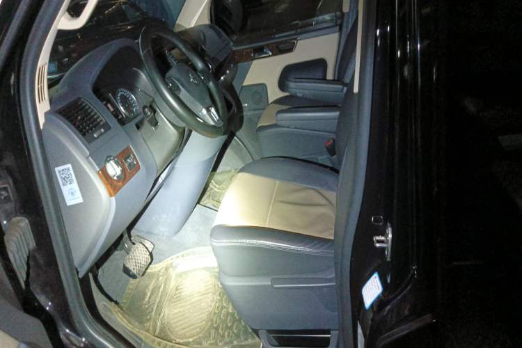 Used Volkswagen Multivan 2012 2.0 TSI Four-Wheel Drive Deluxe Edition Left Front Seat