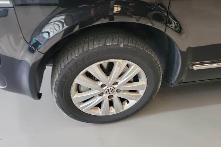 Used Volkswagen Multivan 2012 2.0 TSI Four-Wheel Drive Deluxe Edition Left Front Wheel Hub