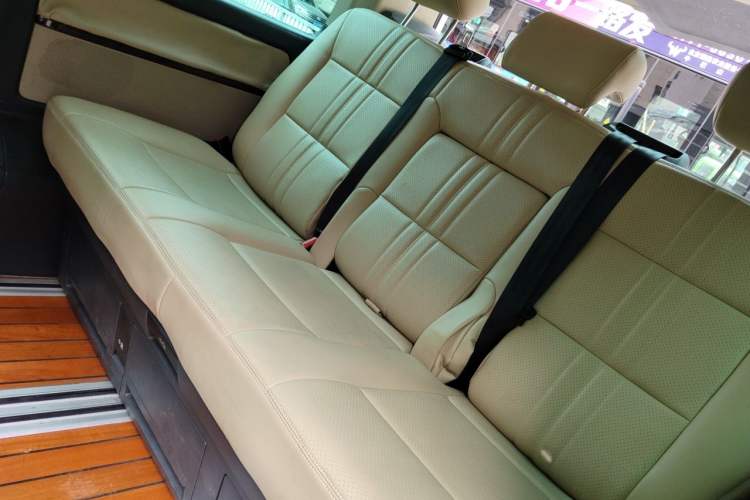 Used Volkswagen Multivan 2012 2.0 TSI Four-Wheel Drive Deluxe Edition Left Rear Seat