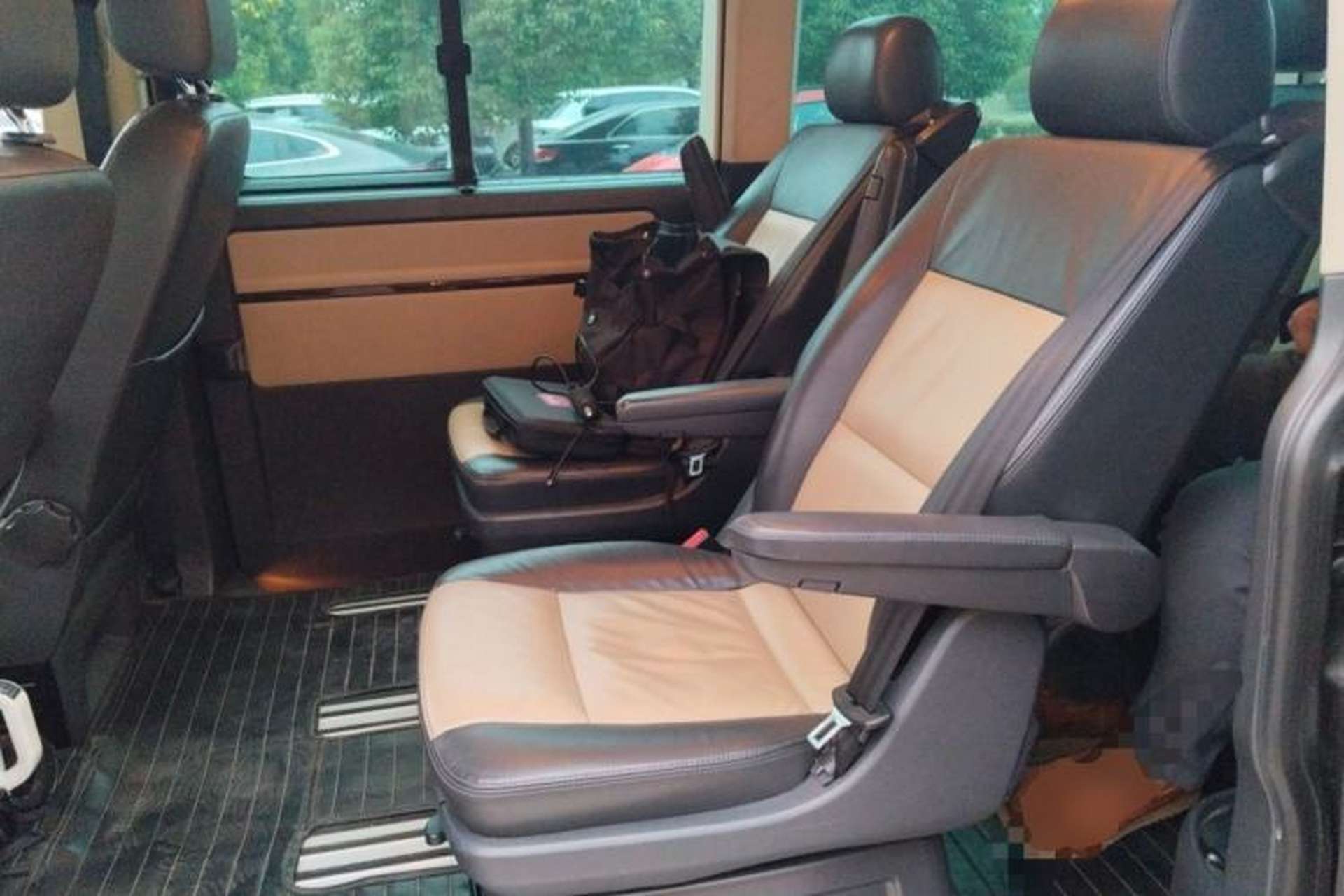 Used Volkswagen Multivan 2012 2.0 TSI Four-Wheel Drive Deluxe Edition Left Rear Seat