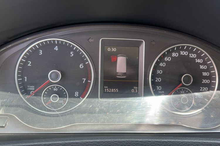 Used Volkswagen Multivan 2012 2.0 TSI Two-Wheel-Drive Luxury Edition Odometer Close Up