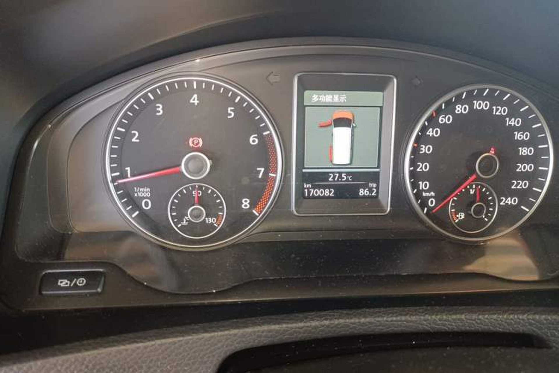 Used Volkswagen Multivan 2012 2.0 TSI Two-Wheel-Drive Luxury Edition Odometer Close Up