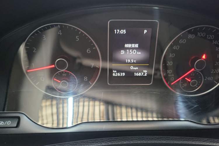 Used Volkswagen Multivan 2012 2.0 TSI Four-Wheel Drive Deluxe Edition Odometer Close Up